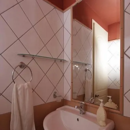 Agnanti Apartamento *